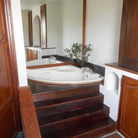 Homestay Logis De La Meschaussee, Dans Donjon Du Xie Siecle Canet (Aude)