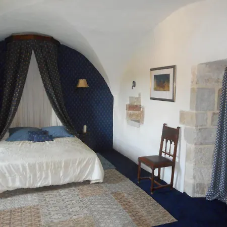 Logis De La Meschaussee, Dans Donjon Du Xie Siecle * Canet (Aude)