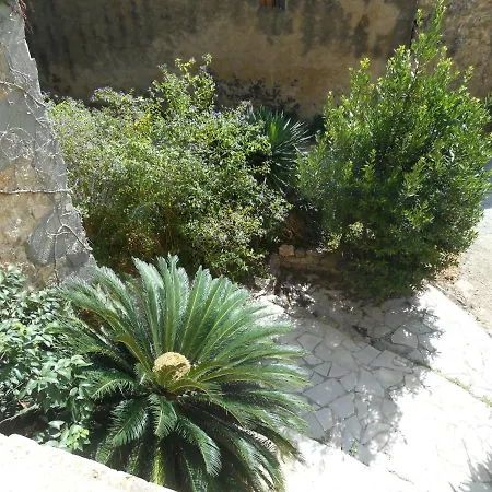 Logis De La Meschaussée, Dans Donjon Du Xie Siècle Habitación en casa particular *