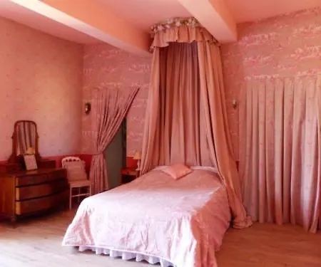 Logis De La Meschaussée, Dans Donjon Du Xie Siècle Habitación en casa particular