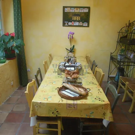 Logis De La Meschaussee, Dans Donjon Du Xie Siecle * Canet (Aude)